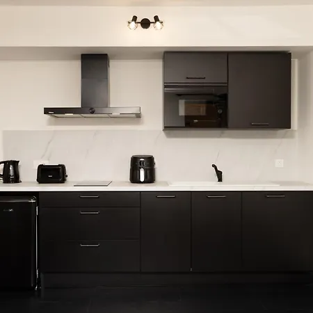 Bastide Elegance Noire Apartment
